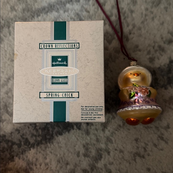 Spring Chick Easter Ornament - Picture 3 of 3